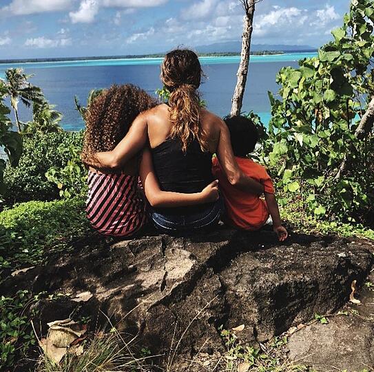 Halle Berry mit ihren Kids auf Bora Bora