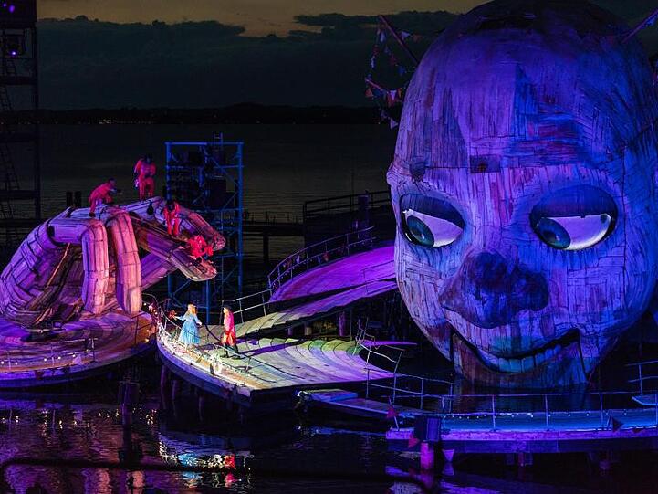 Die Oper Rigoletto von Verdi wird auf der Seebühne der Bregenzer Festspiele für eine Fotoprobe aufgeführt. Foto: Dietmar Stiplovsek/APA