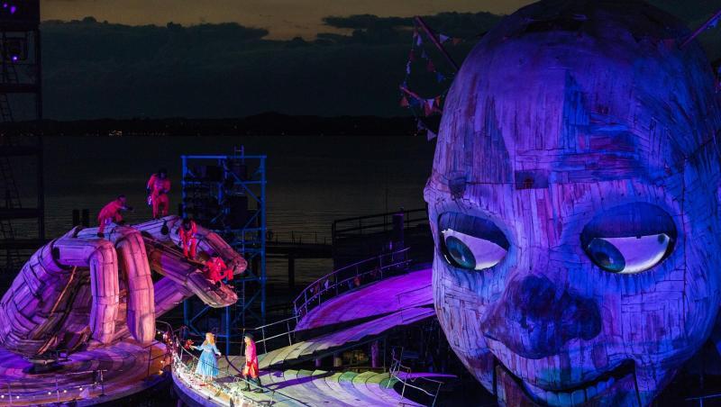 Die Oper Rigoletto von Verdi wird auf der Seebühne der Bregenzer Festspiele für eine Fotoprobe aufgeführt. Foto: Dietmar Stiplovsek/APA Die Oper Rigoletto von Verdi wird auf der Seebühne der Bregenzer Festspiele für eine Fotoprobe aufgeführt. Foto: Dietmar Stiplovsek/APA