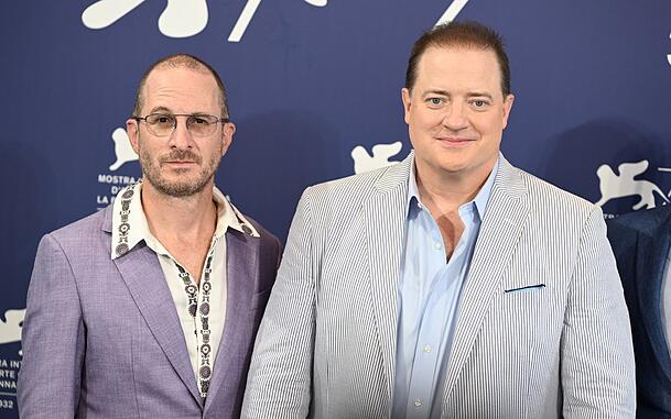 Lange nicht so füllig wie im Film: Brendan Fraser (rechts) mit Regisseur Darren Aronofsky. Lange nicht so füllig wie im Film: Brendan Fraser (rechts) mit Regisseur Darren Aronofsky.