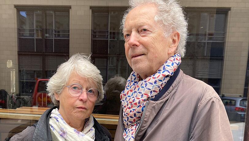 Ilse Gmelin-Enders und ihr Mann Ulrich erinnern sich an ihre Studentenzeit mit dem Kaffee Konditorei Schneller als festem Bestandteil. Ilse Gmelin-Enders und ihr Mann Ulrich erinnern sich an ihre Studentenzeit mit dem Kaffee Konditorei Schneller als festem Bestandteil.