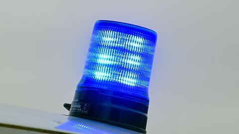Der Motorradfahrer wurde bei dem Unfall schwer verletzt. (Symbolbild)