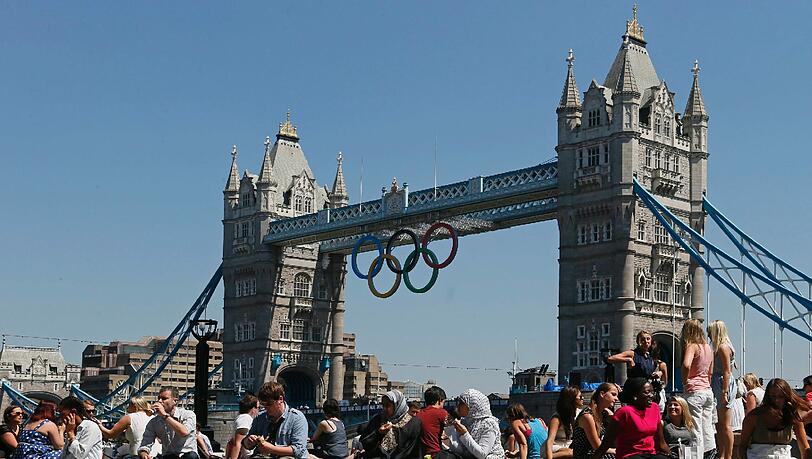 Auch die Towerbridge wurde olympisch geschmückt. Auch die Towerbridge wurde olympisch geschmückt.