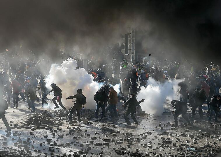 In der ukrainischen Hauptstadt ist es erneut zu schweren Auseinandersetzungen zwischen Polizei und Regierungsgegnern gekommen