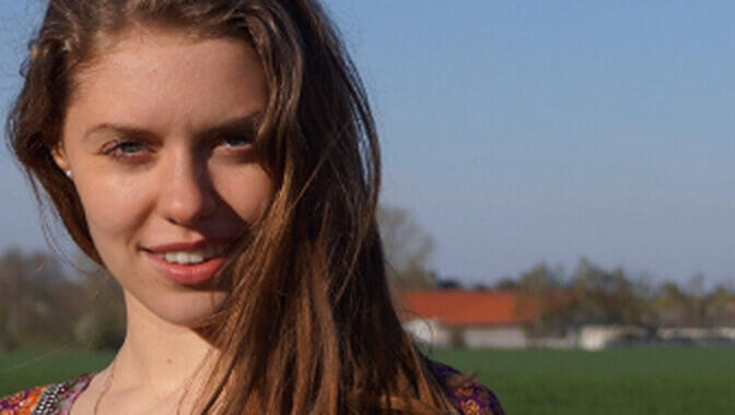 Annika, 16 Jahre. Annika, 16 Jahre.