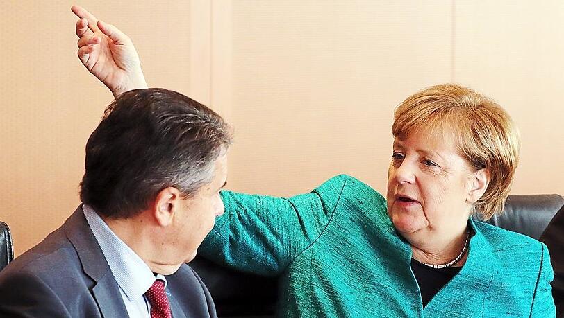 Entspannt: Bundeskanzlerin Angela Merkel und Bundesaußenminister Sigmar Gabriel am vergangenen Mittwoch. Entspannt: Bundeskanzlerin Angela Merkel und Bundesaußenminister Sigmar Gabriel am vergangenen Mittwoch.