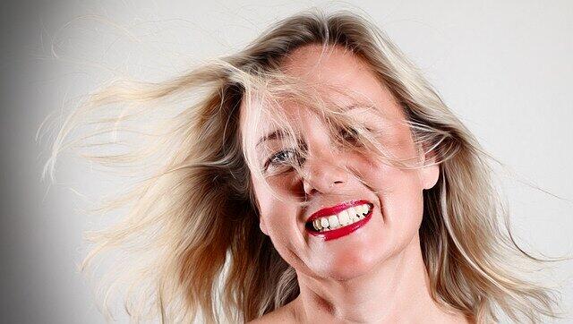 Choreographin und Schauspielerin Monika Herzing sucht für ein Tanztheaterprojekt bewegungsfreudige Männer und Frauen. Choreographin und Schauspielerin Monika Herzing sucht für ein Tanztheaterprojekt bewegungsfreudige Männer und Frauen.