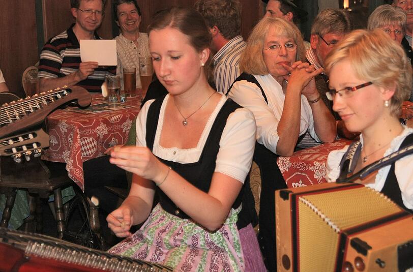 Echte Volksmusik im Pelkovenschlössl.