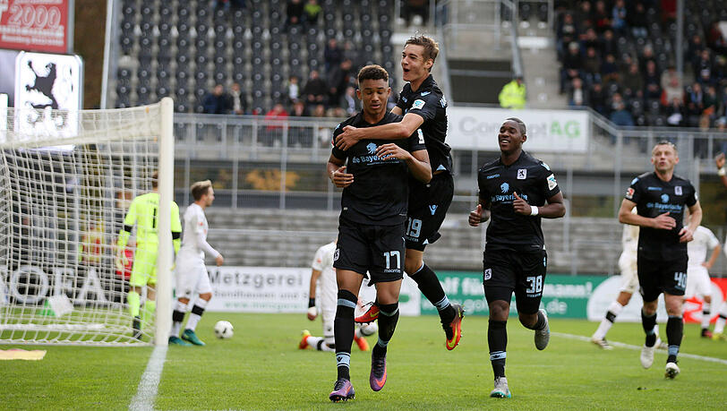 Liefen gemeinsam für den TSV 1860 in der zweiten Liga auf: Felix Uduokhai und Florian Neuhaus. Liefen gemeinsam für den TSV 1860 in der zweiten Liga auf: Felix Uduokhai und Florian Neuhaus.