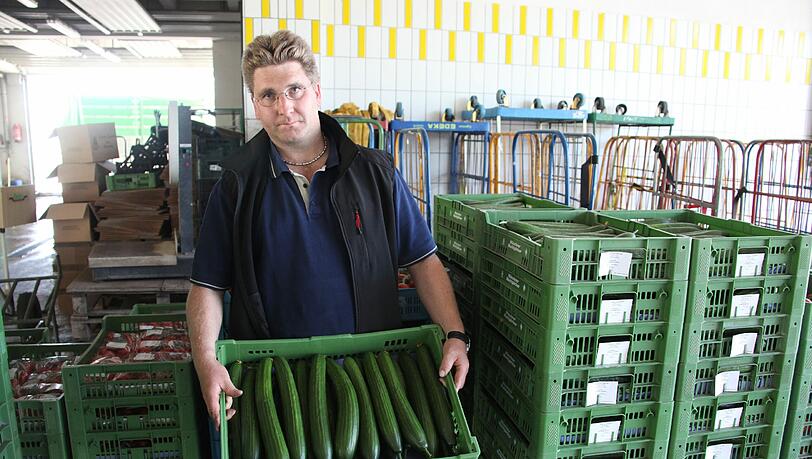 Ladenhüter Gurken: Evers hat Umsatzeinbußen von bis zu 70 Prozent – „der Verbraucher hat Angst“. Ladenhüter Gurken: Evers hat Umsatzeinbußen von bis zu 70 Prozent – „der Verbraucher hat Angst“.