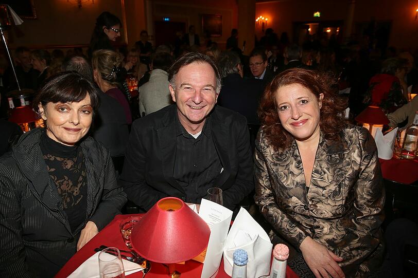 Bayerische Heimatkompetenz: Michael Lerchenberg (m.), Schauspieler und Intendant mit &bdquo;Bavaria&ldquo; Luise Kinseher (r.).