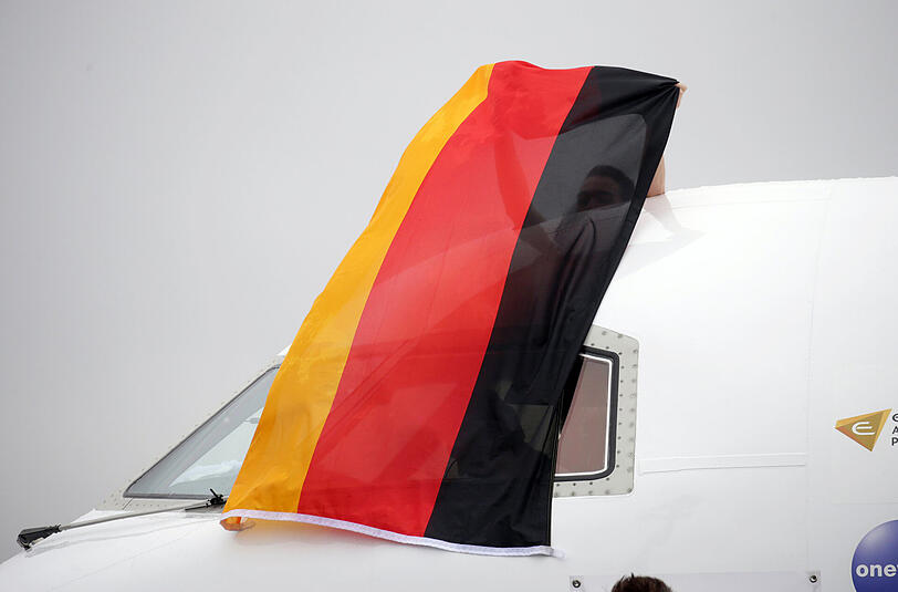 Die Maschine des DHB-Teams war natürlich mit der Deutschlandfahne geschmückt.