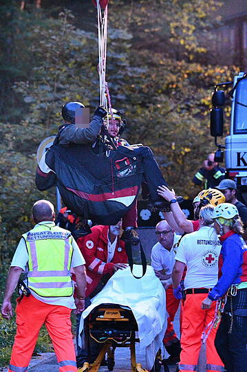 Der Paraglider blieb unverletzt.