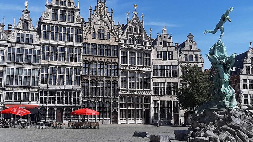 Kein Mensch ist auf dem Grote Markt &ndash; normal ein sehr belebter Platz.