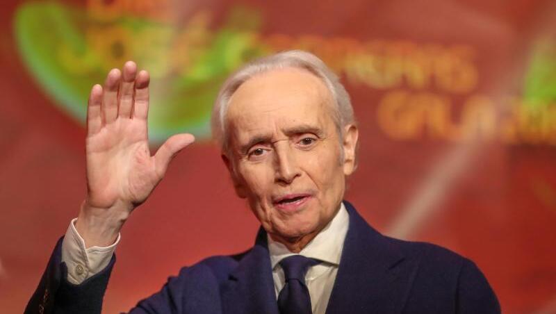 Startenor José Carreras will sich langsam von der Bühne zurückziehen. Startenor José Carreras will sich langsam von der Bühne zurückziehen.