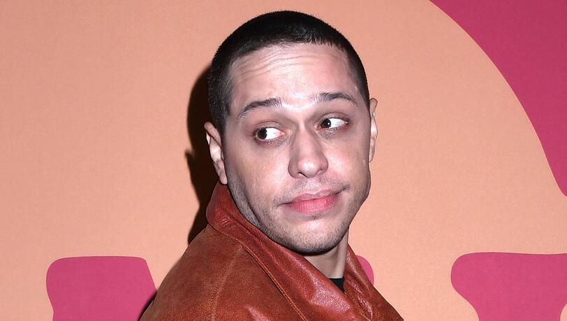 Pete Davidson verk&ouml;rpert Tommy Pitera in "Tommy Karate"