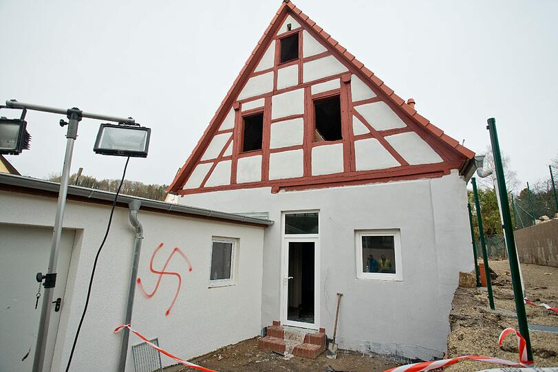 Der Nazi-Anschlag auf drei Flüchtlingsheime in Vorra. Die Bilder