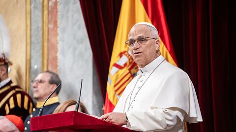 Der Pontifex spricht im spanischen Parlament Klartext.