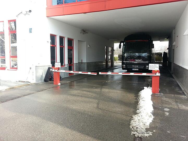 Die Säbener Straße am Tag, als der Fan in die Kabine des FC Bayern eindrang.