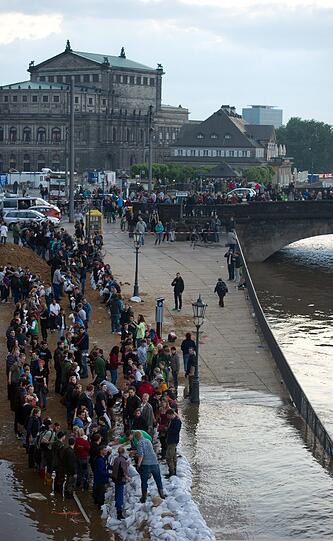 Jetzt hat es Dresden erwischt: Der Pegel der Elbe ist stark gestiegen. Sehen sie hier die Bilder.