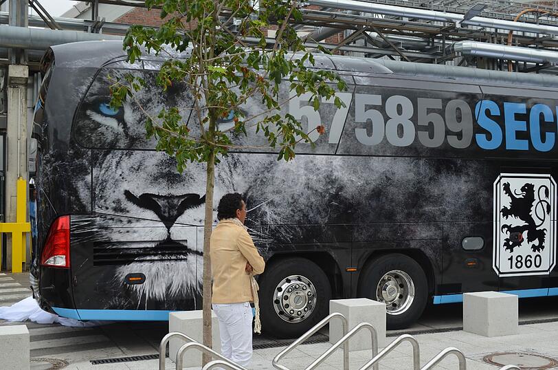 Das ist der neue Teambus für die Löwen.