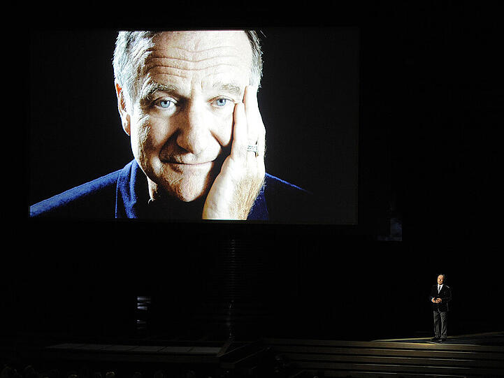 Billy Crystal hält eine Rede auf Robin Williams