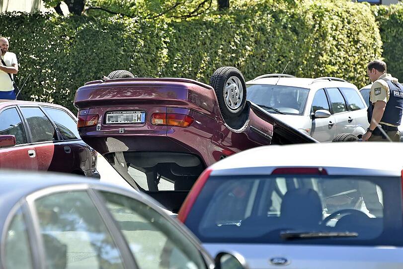 Die Fahrerin wurde bei dem Unfall nur leicht verletzt.