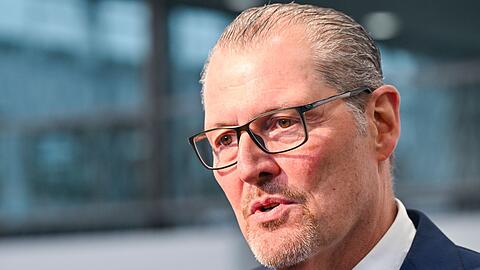 Arbeitgeberpräsident Rainer Dulger stemmt sich gegen das Tariftreuegesetz. (Archivbild)