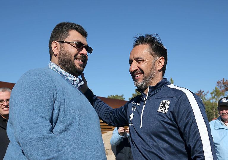 Am Montagmittag kam Löwen-Investor Hasan Ismaik im Trainingslager des TSV 1860 an und sprach zuerst mit Fans und Trainer Vitor Pereira. Die Bilder vom Besuch.