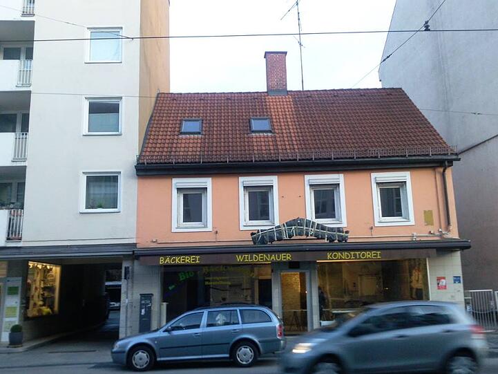 Die Tegernseer Landstraße 99 wird wohl bald abgerissen, um Platz für neue Wohnungen zu machen. Das freut nicht alle.