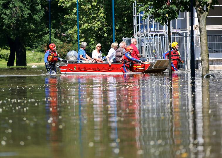 So hoch stand das Wasser der Elbe in Magdeburg noch nie &ndash; und es soll noch weiter steigen. Die Rettungskräfte verteidigen die Deiche auf einer Länge von 20 Kilometern. Wie lange das noch glückt, ist unklar. Die Bilder aus dem überfluteten Magdeburg.