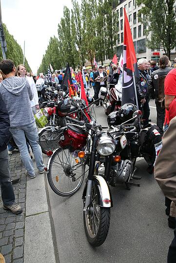 Friedliche Demo an der Münchner Freiheit gegen das Freihandelabkommen Ceta.