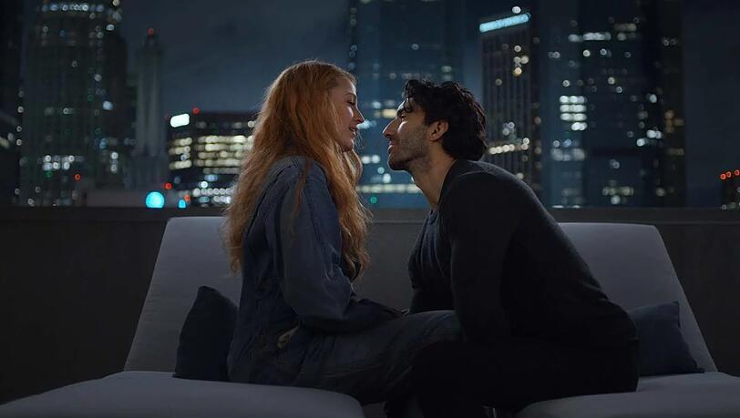 Kann man einem Kuss trauen? Blake Lively als Lily Bloom und Justin Baldoni als Ryle. Kann man einem Kuss trauen? Blake Lively als Lily Bloom und Justin Baldoni als Ryle.