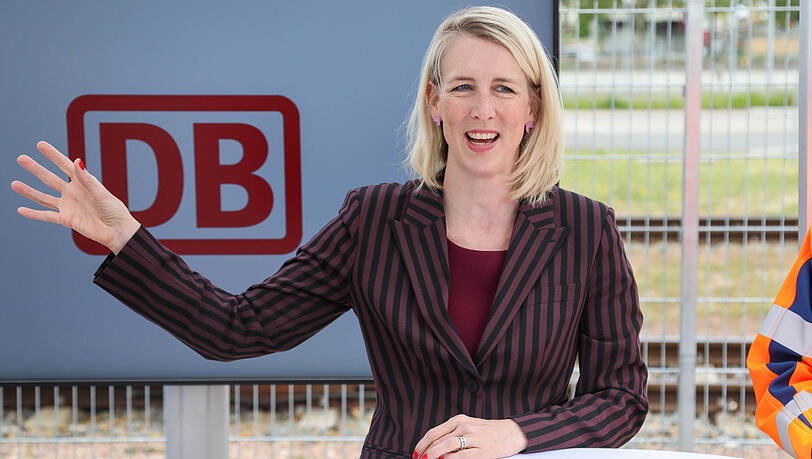 Katrin Habenschaden ist Leiterin für Nachhaltigkeit und Umwelt bei der Deutsche Bahn. Bis 2023 war sie Münchens zweite Bürgermeisterin.
