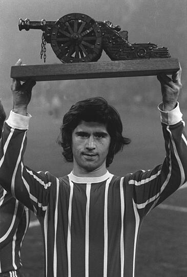 Bumm! Müller mit der Torjägerkanone in der Saison 1971/72.