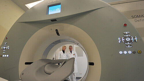 Der neue Computertomograph im Südklinikum. Der neue Computertomograph im Südklinikum.