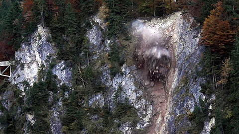 Die Sprengarbeiten rund um Neuschwanstein sind im vollen Gange.