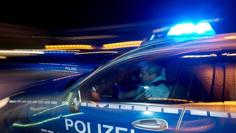 Eine Polizeistreife fährt zu einem Einsatz. Foto: Patrick Seeger/dpa/Symbolbild Eine Polizeistreife fährt zu einem Einsatz. Foto: Patrick Seeger/dpa/Symbolbild