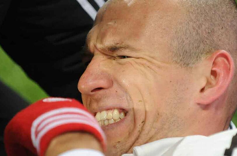 Arjen Robben: Vertrag verlängern! Weil die Bayern ihn eben doch lieben, bekommt er einen Vertrag auf Lebenszeit &ndash; oder bis zur nächsten Verletzung.