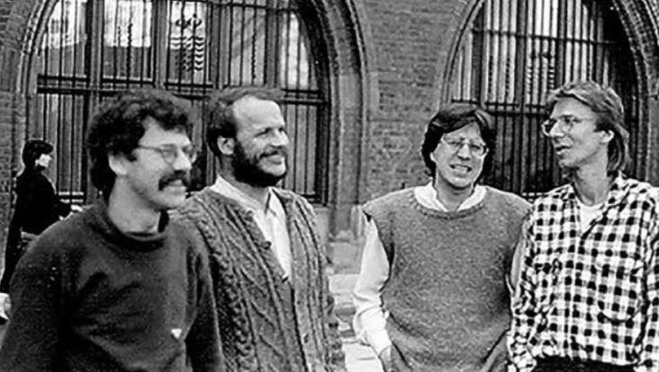 1986 (v.l.): die grünen Stadträte Thomas Ködelpeter, Georg Welsch (später Kommunalreferent) und Bernd Schreyer – mit Mitarbeiter Sigi Benker. 1986 (v.l.): die grünen Stadträte Thomas Ködelpeter, Georg Welsch (später Kommunalreferent) und Bernd Schreyer – mit Mitarbeiter Sigi Benker.