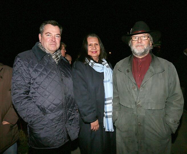 Nahmen an der Gegen-Demo teil (v. l.): CSU-Fraktionschef Josef Schmid, Graciela de Cammerer (SPD) und Pfarrer Günter Stahlschmid von der Pfarrei "Leiden Christi".