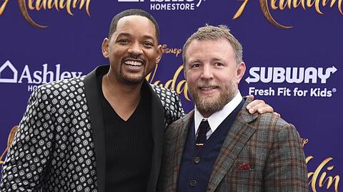 Der Schauspieler Will Smith (l) und Regisseur Guy Ritchie starten gemeinsam durch.