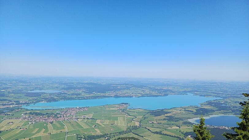 Wer auf dem Tegelberg heiratet, hat eine malerische Aussicht aufs Tal.