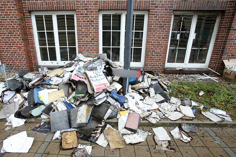 Brandanschlag auf die Hamburger Morgenpost: Die Bilder vom Tatort.
