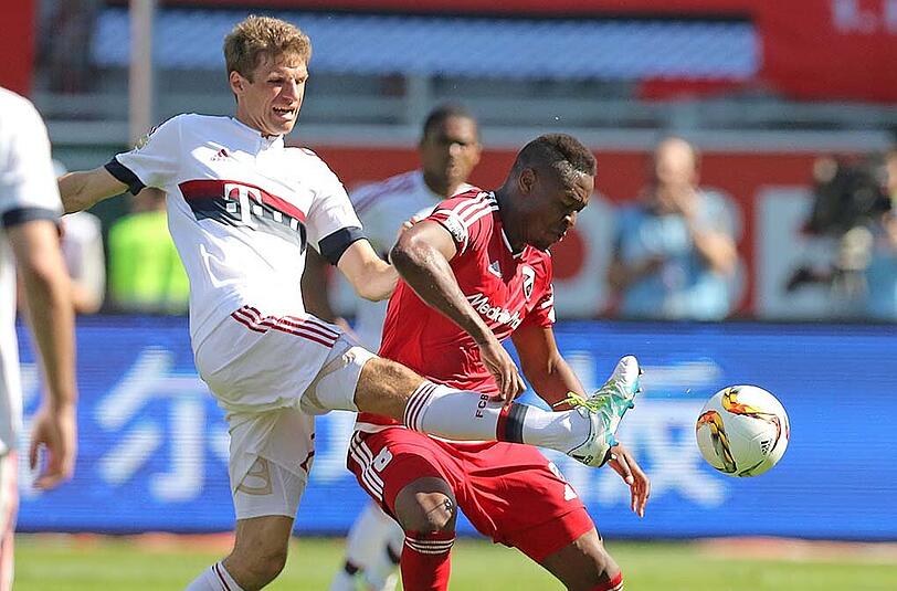 Thomas Müller, Note 3:Die tragische Figur am Dienstag, überließ den Strafstoß deshalb wie erwartet Lewandowski. Probierte viel, schoss links vorbei (18.), in Özcans Arme (20.). Von Pep immer wieder intensiv gecoacht. Vergab dann freistehend das 3:1 (61.).