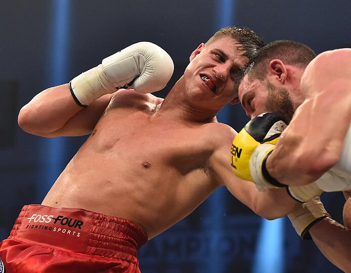 &bdquo;Tyron Zeuge war heute der Stärkere&ldquo;, sagt der entthronte Champion Giovanni de Carolis (r.) über den neuen Weltmeister.
