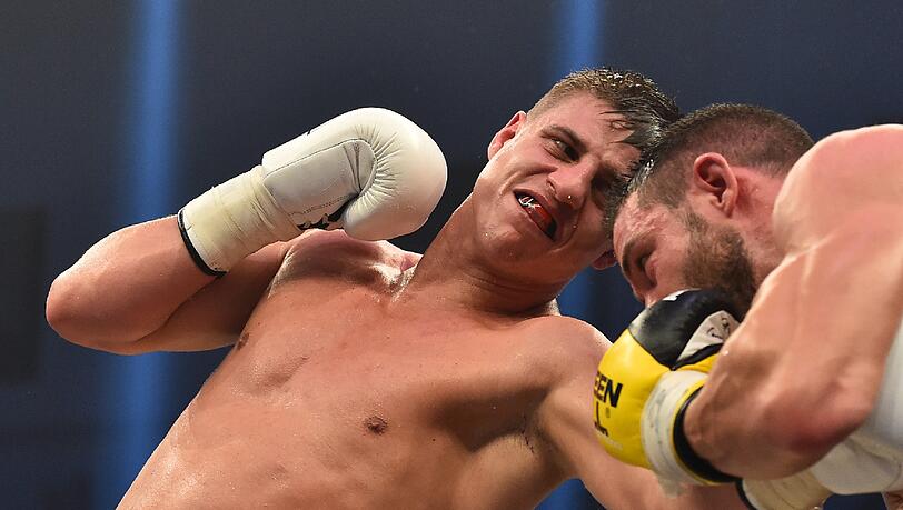 &bdquo;Tyron Zeuge war heute der Stärkere&ldquo;, sagt der entthronte Champion Giovanni de Carolis (r.) über den neuen Weltmeister.