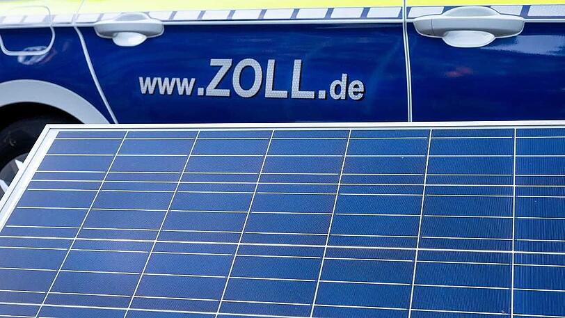 Im Zuge der Ermittlungen gegen das Münchner Unternehmen und dessen Kunden durchsuchte der Zoll bundesweit Firmensitze und Privatwohnungen.