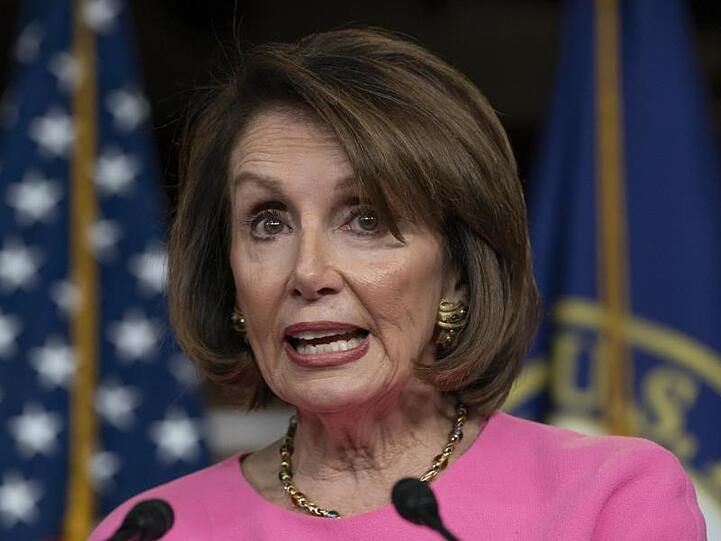 Nancy Pelosi sagte, dass sich ihre Fraktion in der Frage einig sei, momentan kein Amtsenthebungsverfahren gegen Trump einzuleiten.