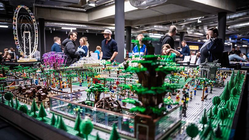 Eine ganze Welt im Miniaturformat – gebaut Stein für Stein. Eine ganze Welt im Miniaturformat – gebaut Stein für Stein.